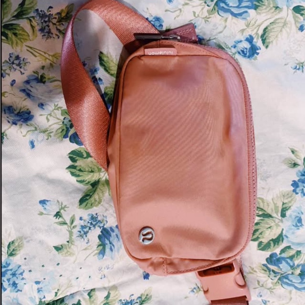 lululemon athletica Rose Pink Belt Bag NWT